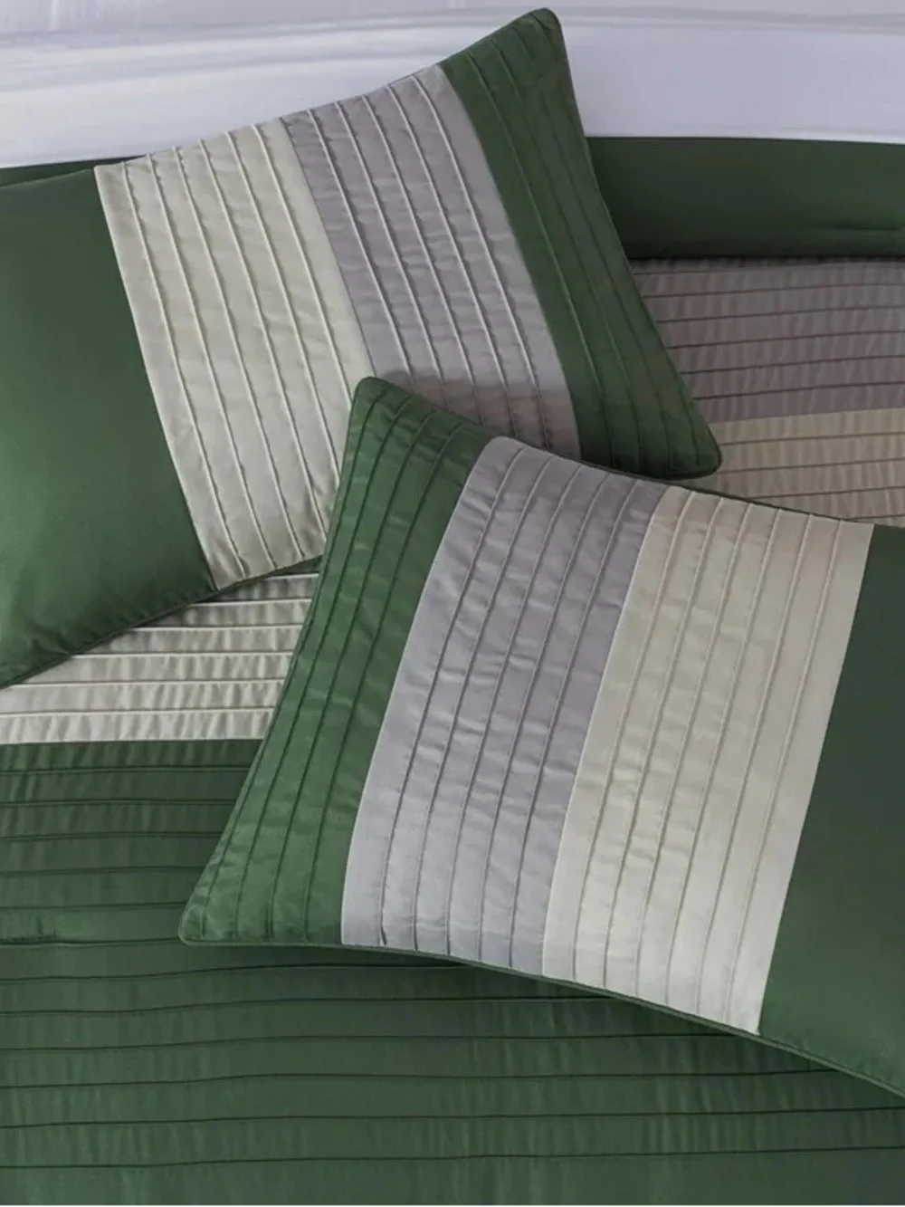 Elegant Green and Gray Full 3 piece Comforter Set